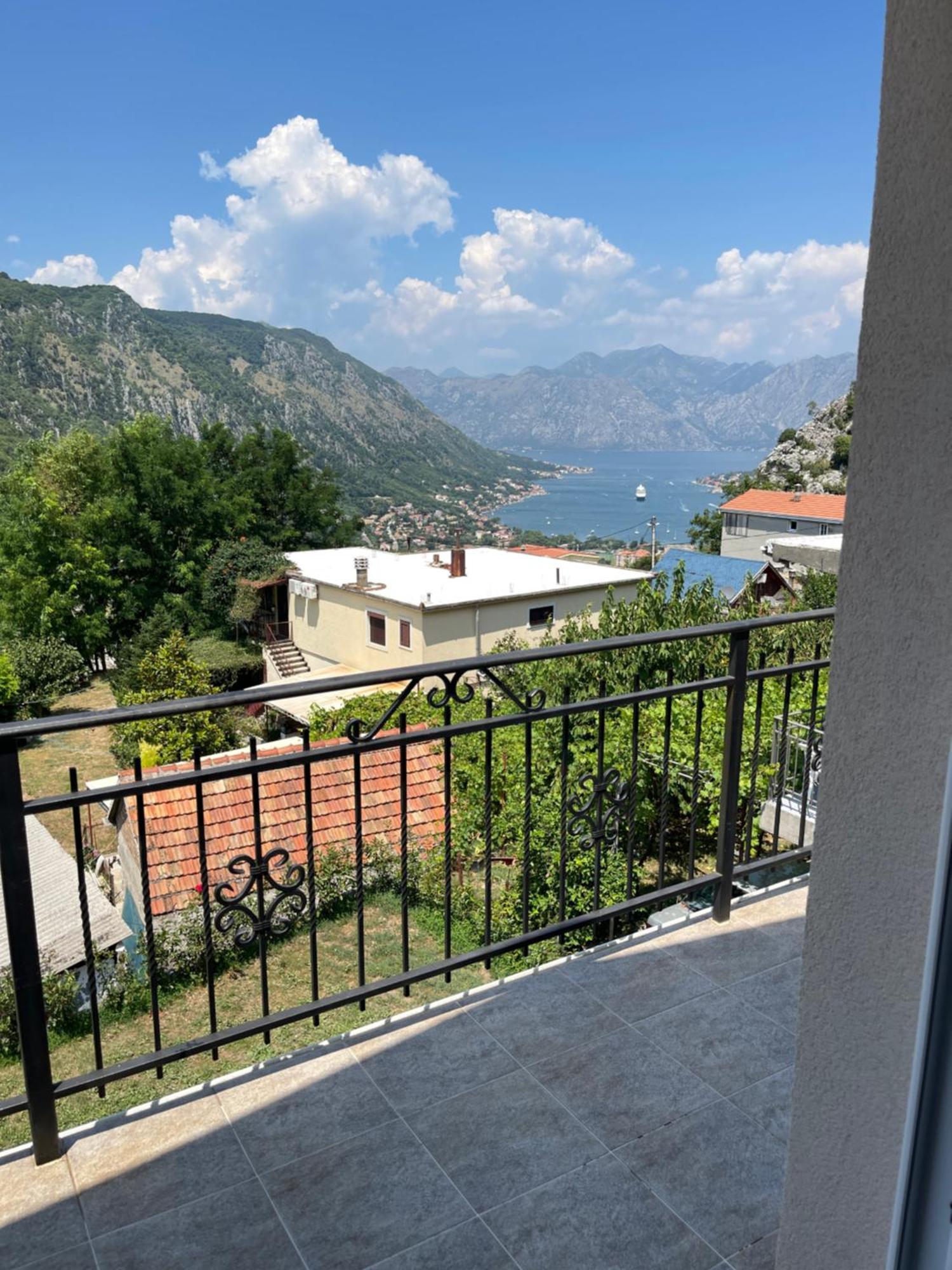 Apartment Perovic Kotor Exterior photo